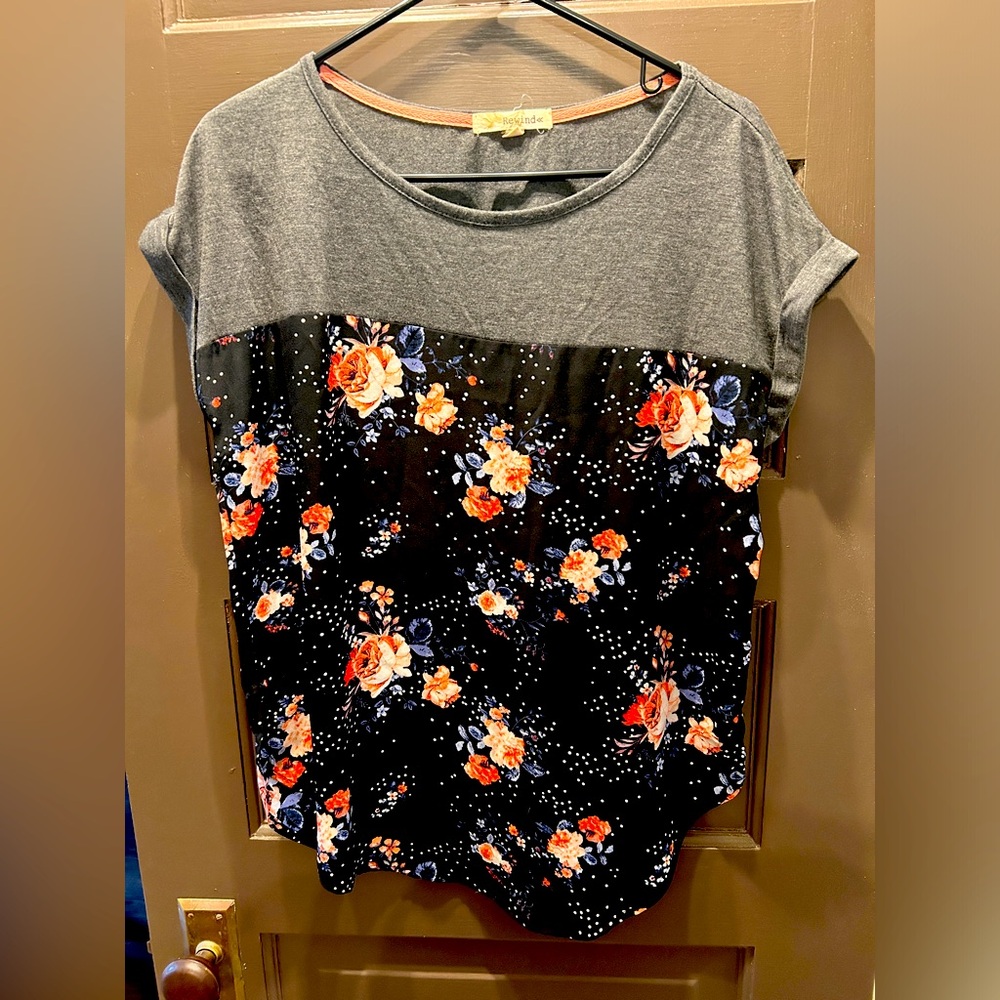 Women’s flowy top. Size L. Only worn once
